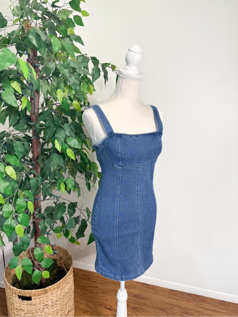 Denim Blvd Los Angeles Denim Mini Dress Women’s Size Small Blue Stretch - Picture 3 of 7